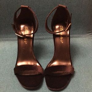 Velvet like ankles strap heels